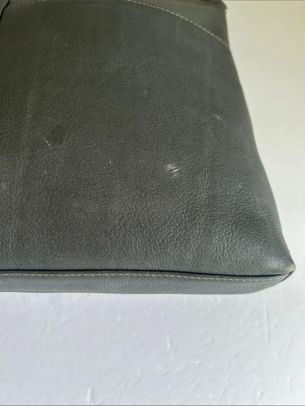 Le Donne Leather Crossbody Bag in Grey